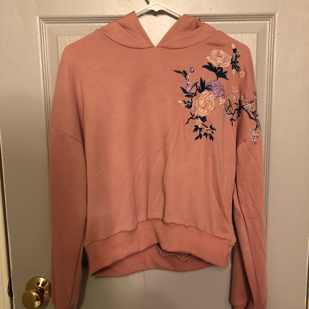 Embroidered Flower Crop Sweatshirt